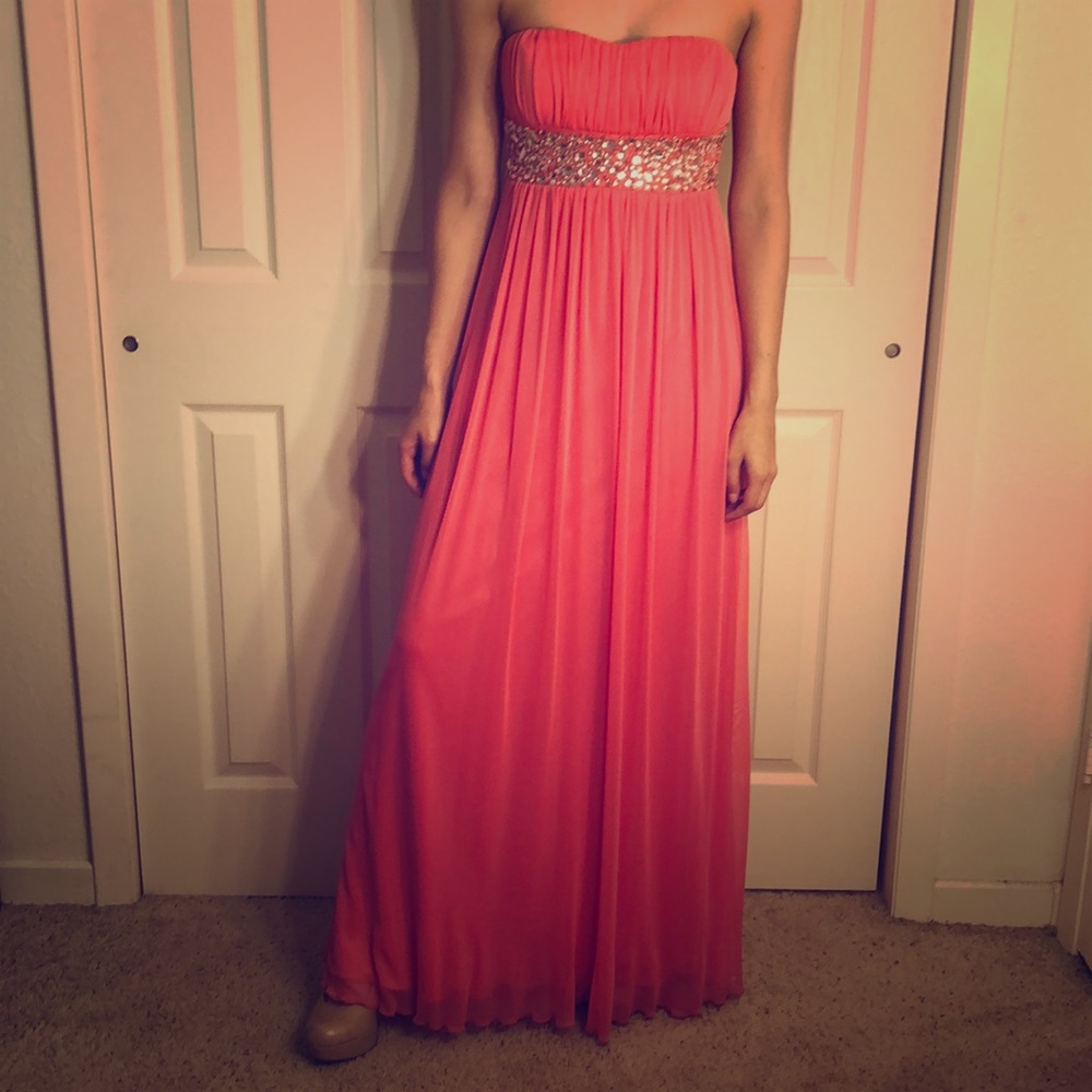 City Triangles A-line Prom Dress